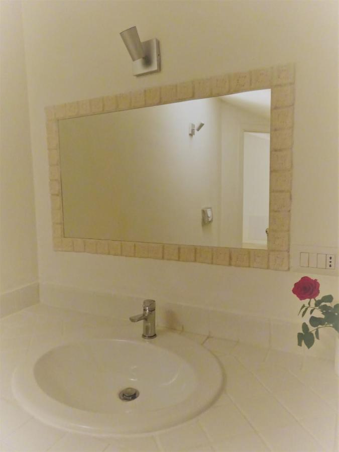White - San Pantaleo Appartement Buitenkant foto