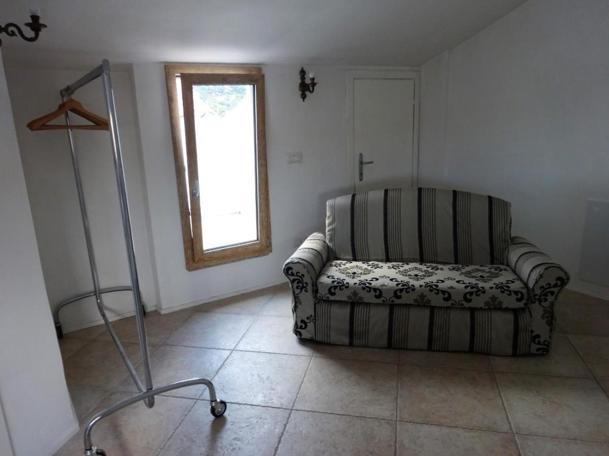 White - San Pantaleo Appartement Buitenkant foto