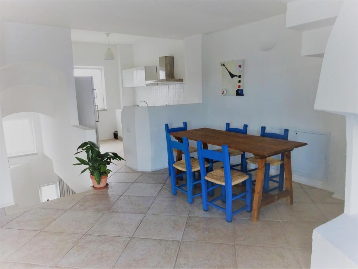 White - San Pantaleo Appartement Buitenkant foto