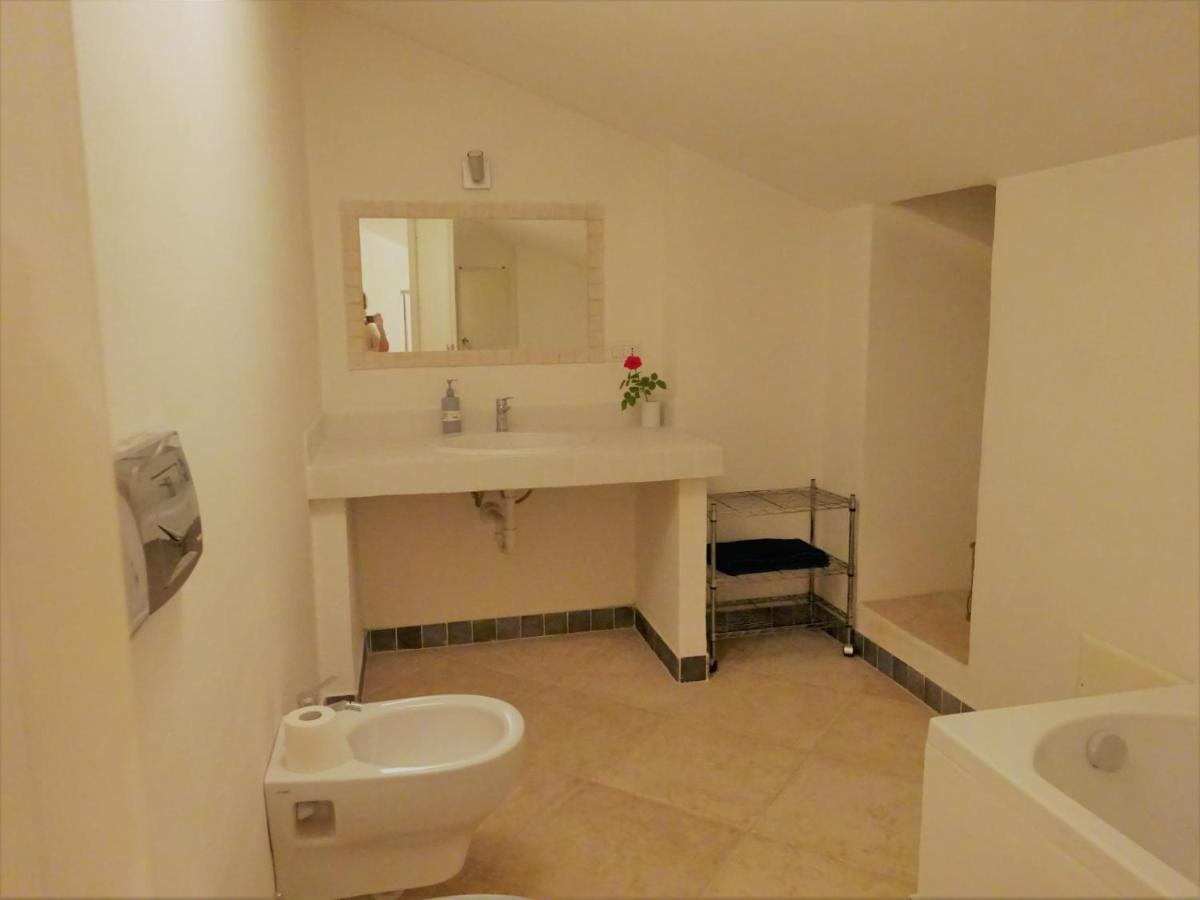 White - San Pantaleo Appartement Buitenkant foto