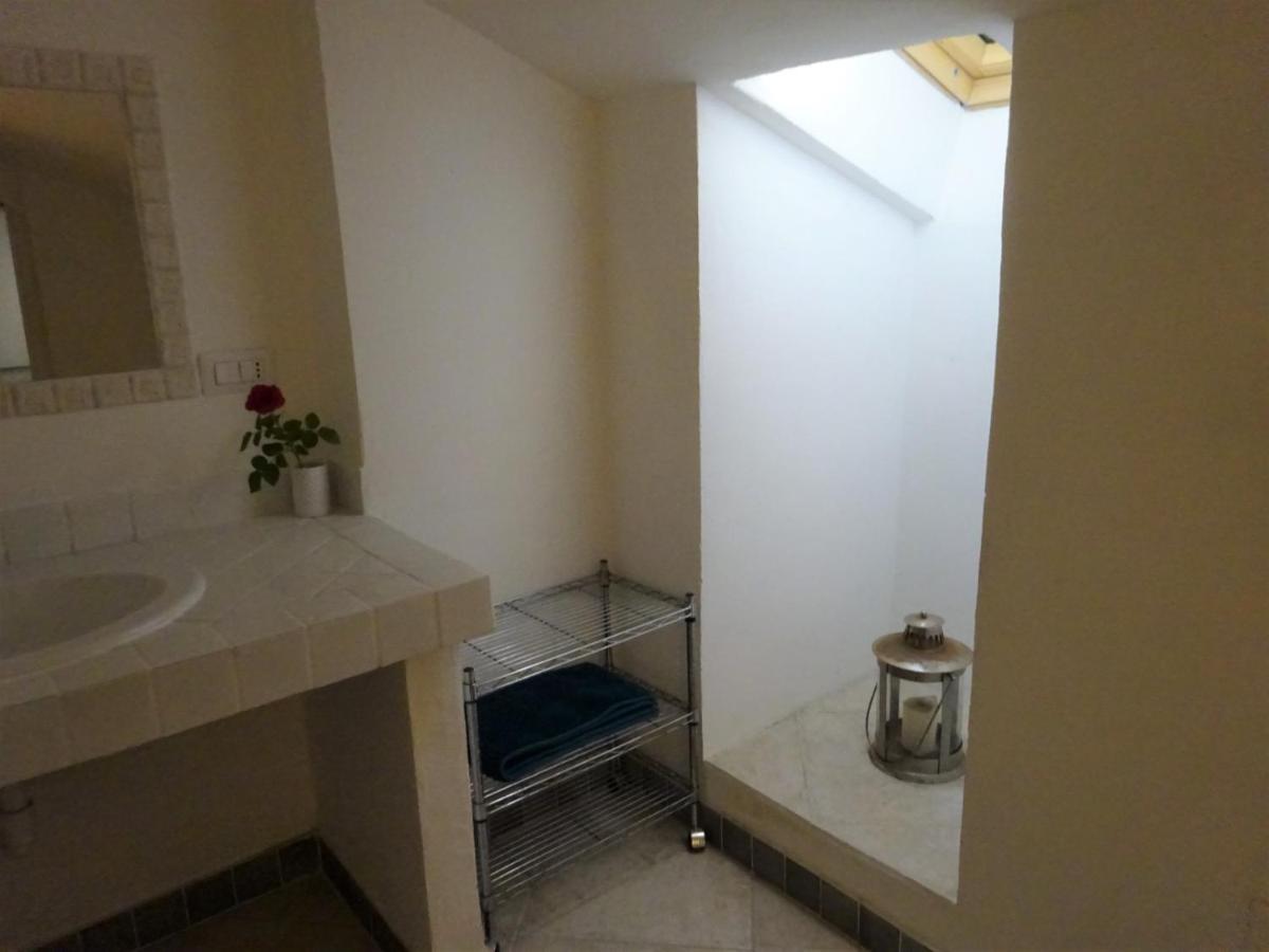 White - San Pantaleo Appartement Buitenkant foto