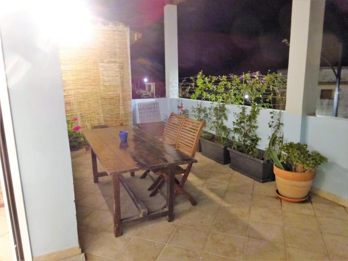 White - San Pantaleo Appartement Buitenkant foto