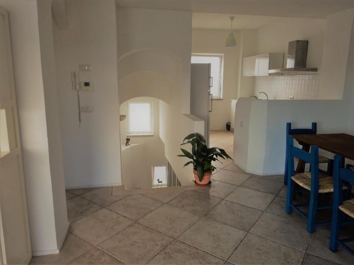 White - San Pantaleo Appartement Buitenkant foto