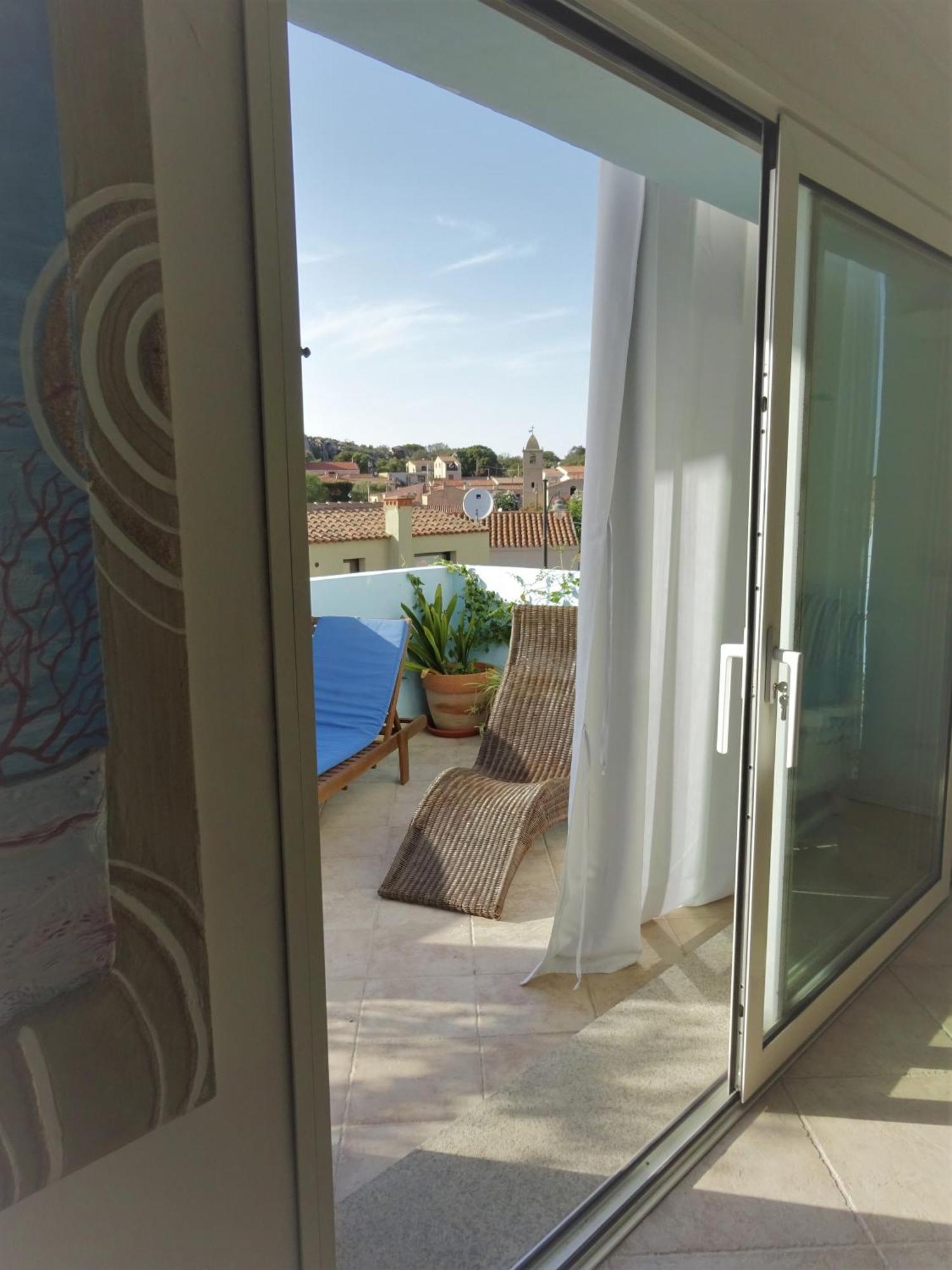 White - San Pantaleo Appartement Buitenkant foto