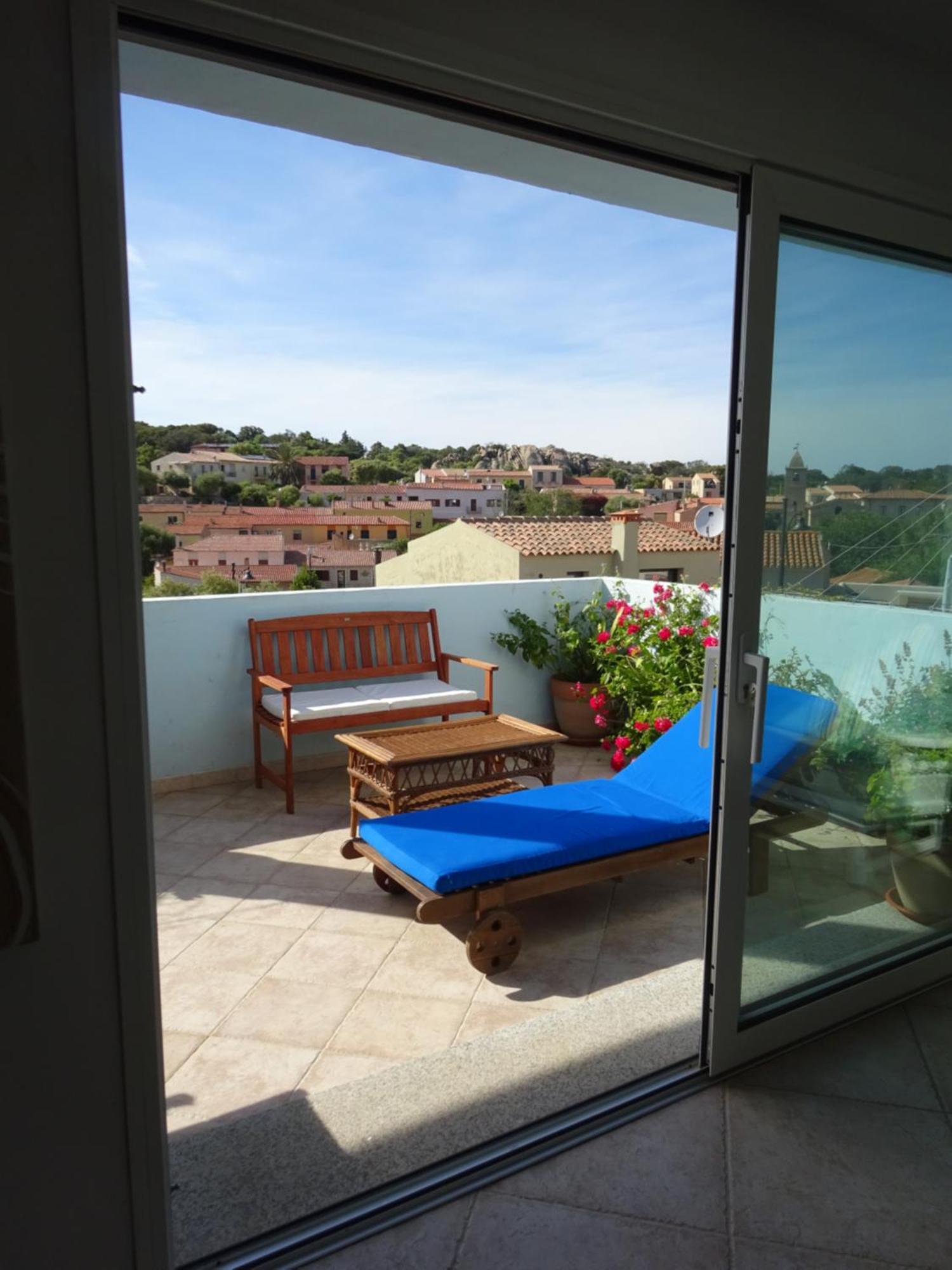 White - San Pantaleo Appartement Buitenkant foto