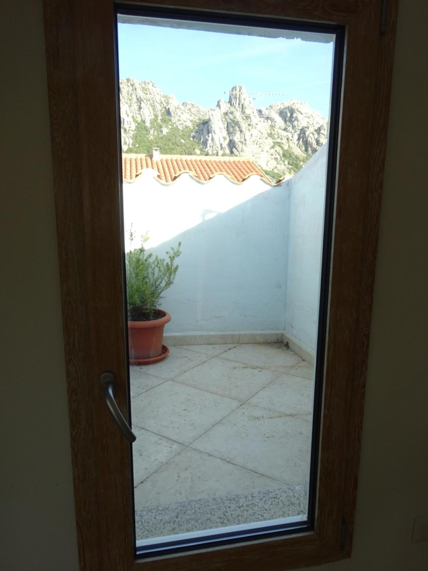 White - San Pantaleo Appartement Buitenkant foto